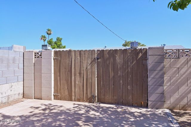 1532 W 6TH Street, Tempe, AZ 85281