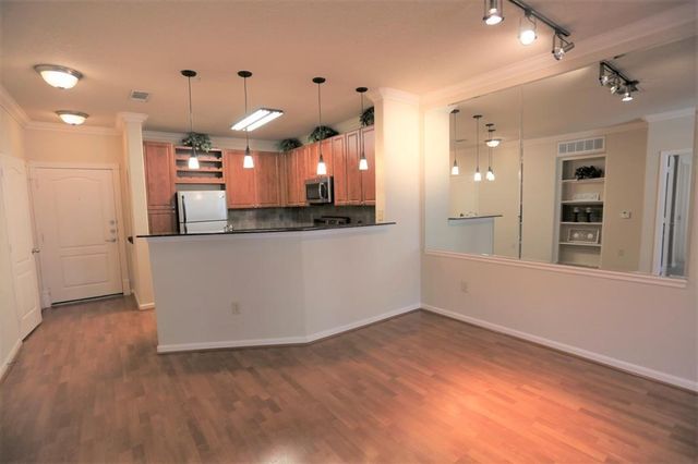 1711 Old Spanish Trail 310, Houston, TX 77054