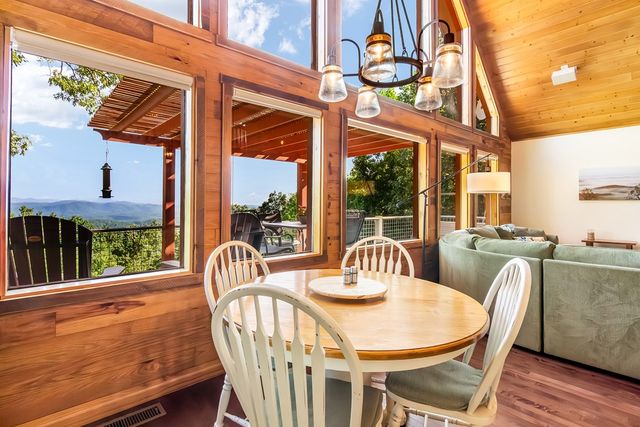 111 Trophy Buck Point, Murphy, NC 28906