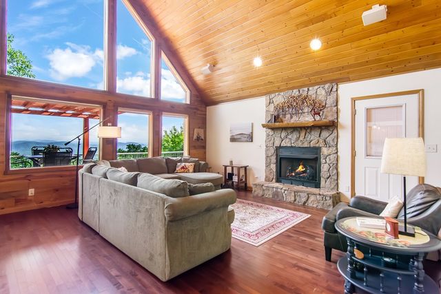 111 Trophy Buck Point, Murphy, NC 28906