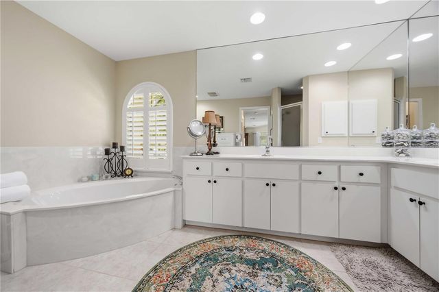 230 E GREEN STREET, Englewood, FL 34223
