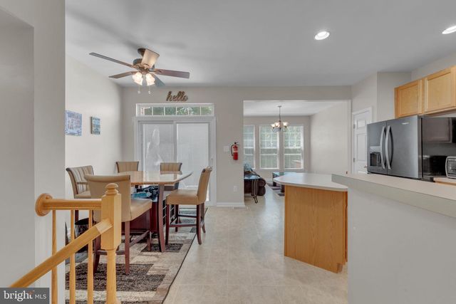 3 SADDLE LN, Sicklerville, NJ 08081