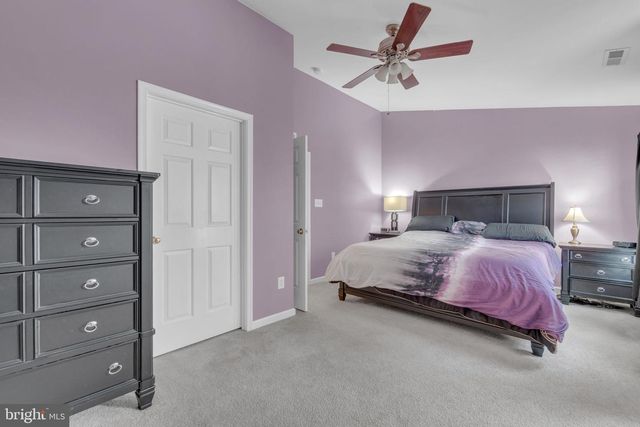 3 SADDLE LN, Sicklerville, NJ 08081