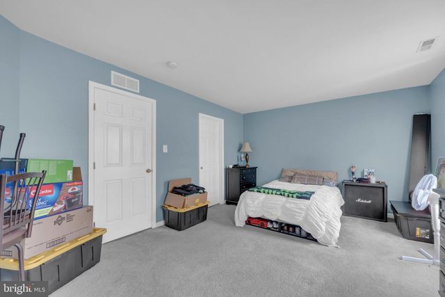 3 SADDLE LN, Sicklerville, NJ 08081