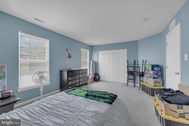 3 SADDLE LN, Sicklerville, NJ 08081