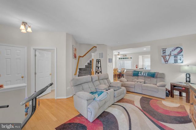 3 SADDLE LN, Sicklerville, NJ 08081