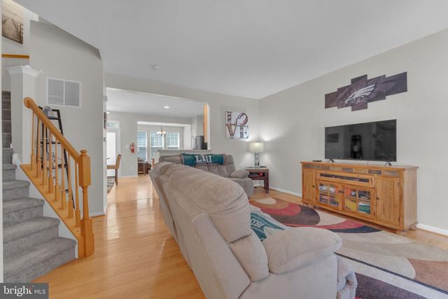 3 SADDLE LN, Sicklerville, NJ 08081