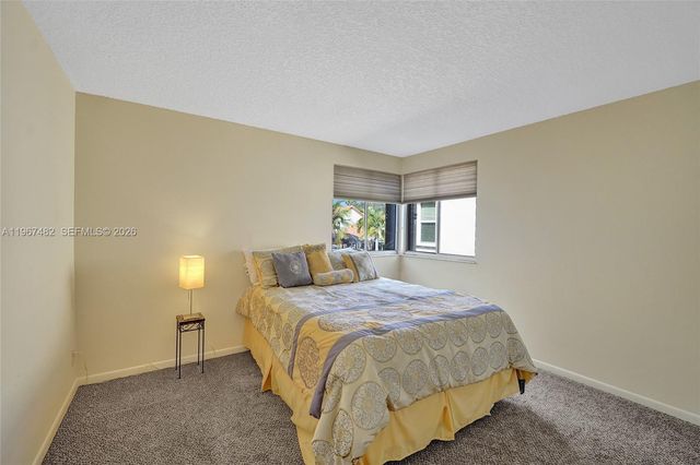 2932 Oak Park Cir, Davie, FL 33328