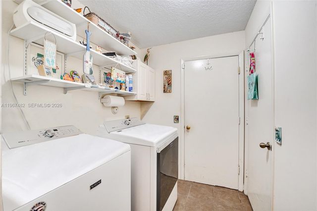 2932 Oak Park Cir, Davie, FL 33328