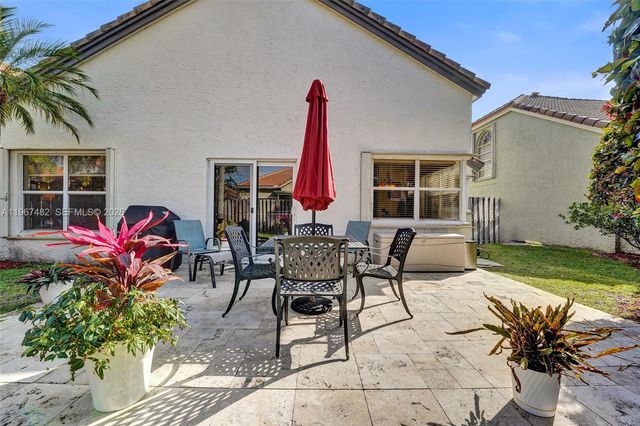 2932 Oak Park Cir, Davie, FL 33328