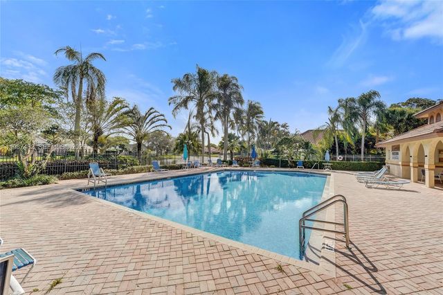 2932 Oak Park Cir, Davie, FL 33328