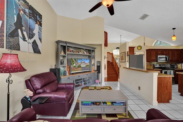 2932 Oak Park Cir, Davie, FL 33328