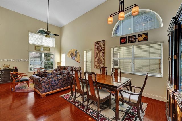 2932 Oak Park Cir, Davie, FL 33328