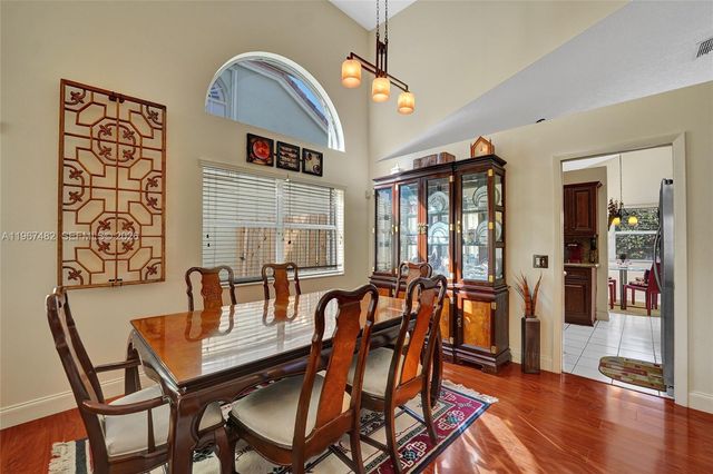 2932 Oak Park Cir, Davie, FL 33328