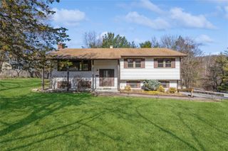 74 Interlochen Parkway, Monroe, NY 10950