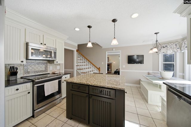 512 Hallsborough Drive, West Columbia, SC 29170