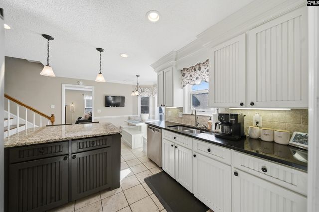 512 Hallsborough Drive, West Columbia, SC 29170