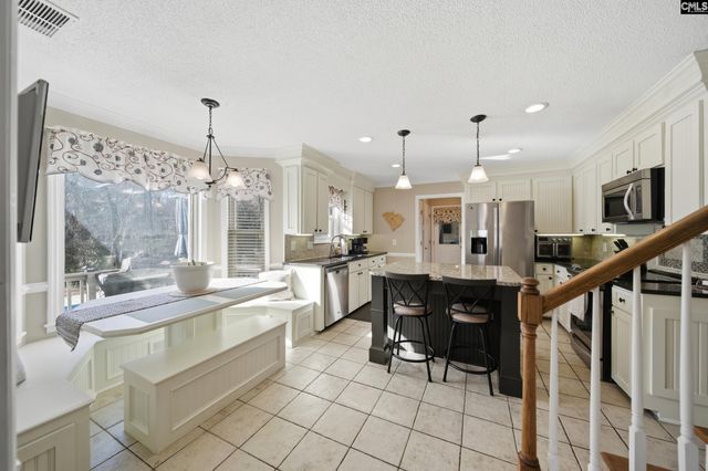 512 Hallsborough Drive, West Columbia, SC 29170