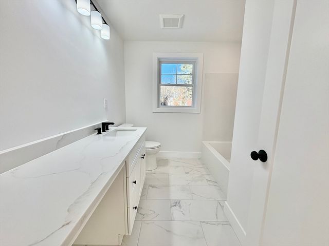 8 Country Lane, Billerica, MA 01821