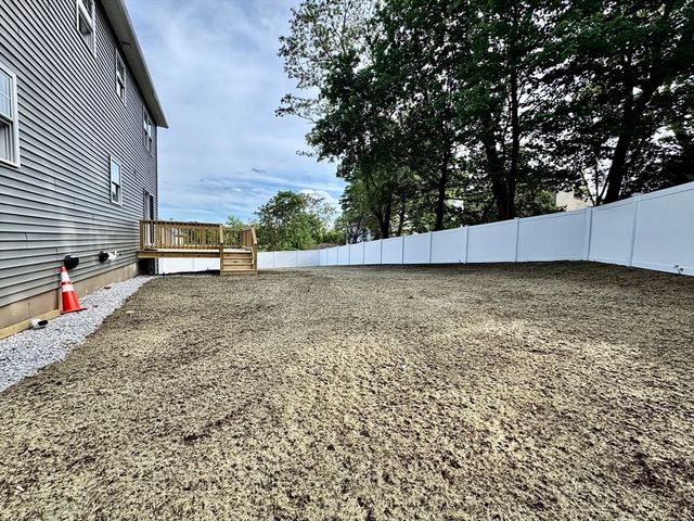 8 Country Lane, Billerica, MA 01821