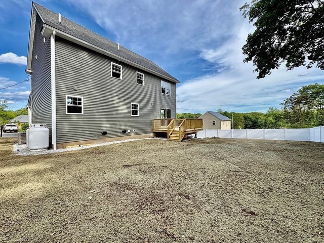 8 Country Lane, Billerica, MA 01821