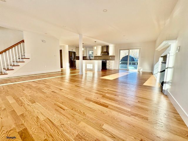 8 Country Lane, Billerica, MA 01821