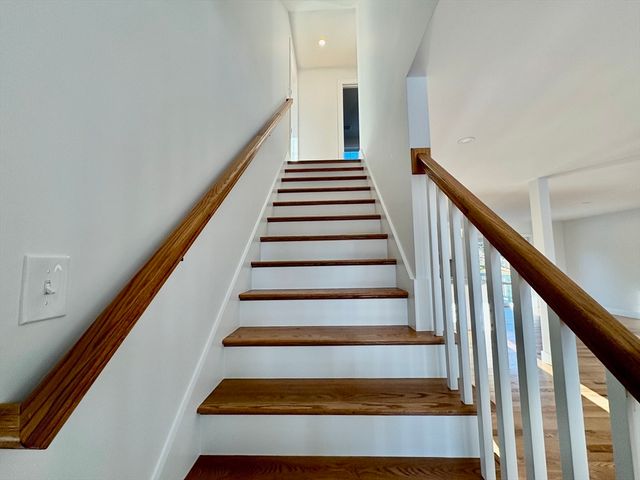 8 Country Lane, Billerica, MA 01821