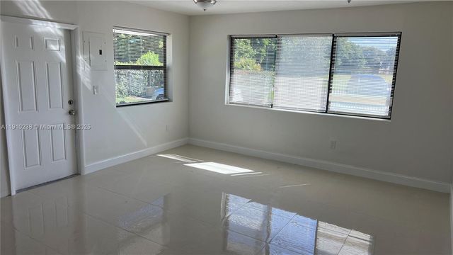 465 NE 139th St 461, North Miami, FL 33161