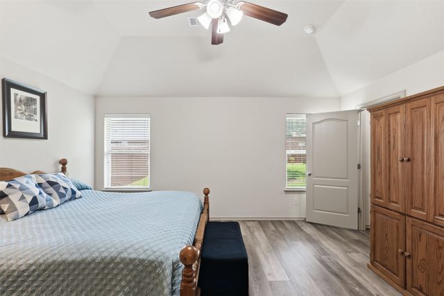 317 Delaware Street, Burleson, TX 76028