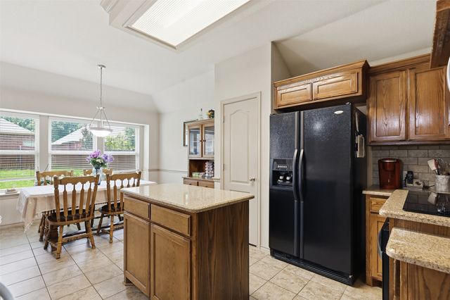 317 Delaware Street, Burleson, TX 76028