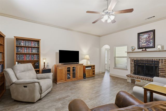 317 Delaware Street, Burleson, TX 76028