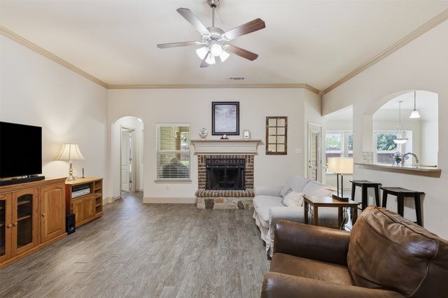 317 Delaware Street, Burleson, TX 76028