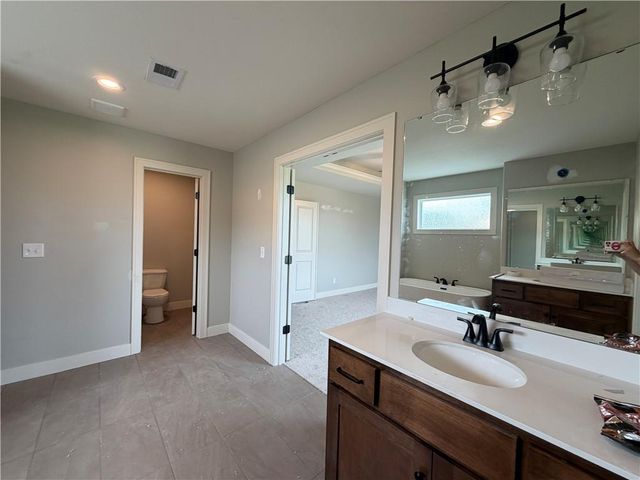 16978 S Brentwood Street, Olathe, KS 66062