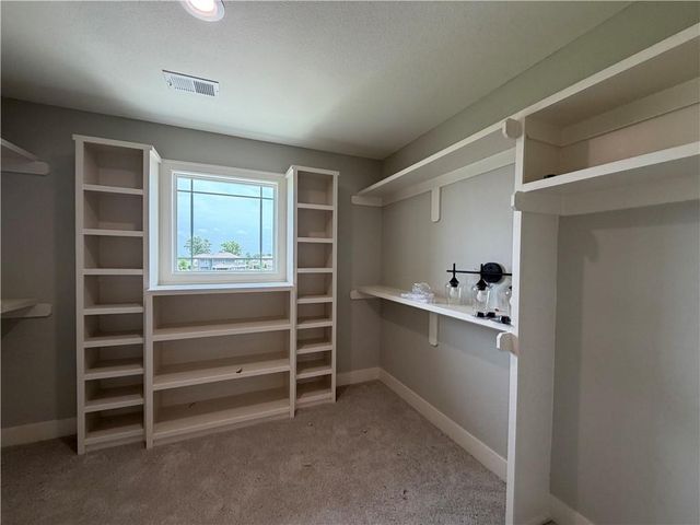 16978 S Brentwood Street, Olathe, KS 66062
