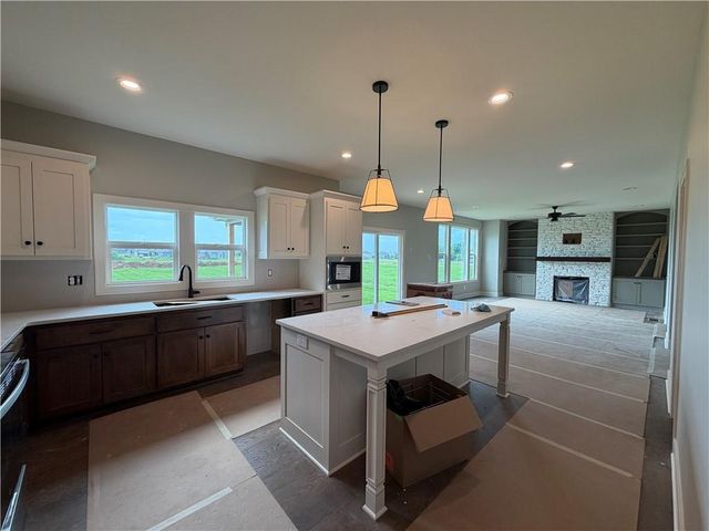 16978 S Brentwood Street, Olathe, KS 66062