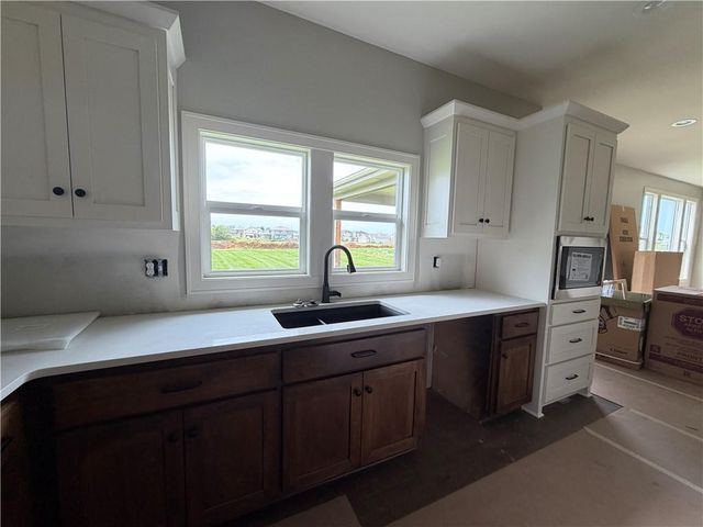 16978 S Brentwood Street, Olathe, KS 66062