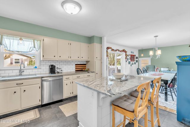 1172 Avrum Drive, Toms River, NJ 08753