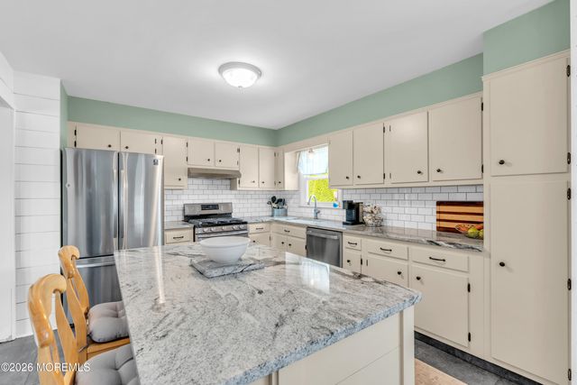 1172 Avrum Drive, Toms River, NJ 08753