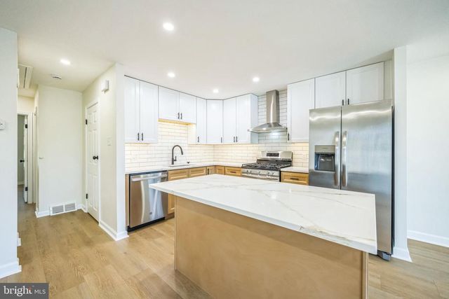 4221 CHALFONT PL, Philadelphia, PA 19154