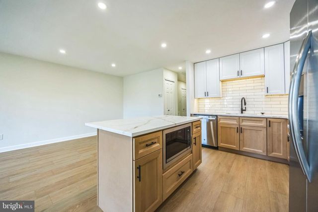 4221 CHALFONT PL, Philadelphia, PA 19154