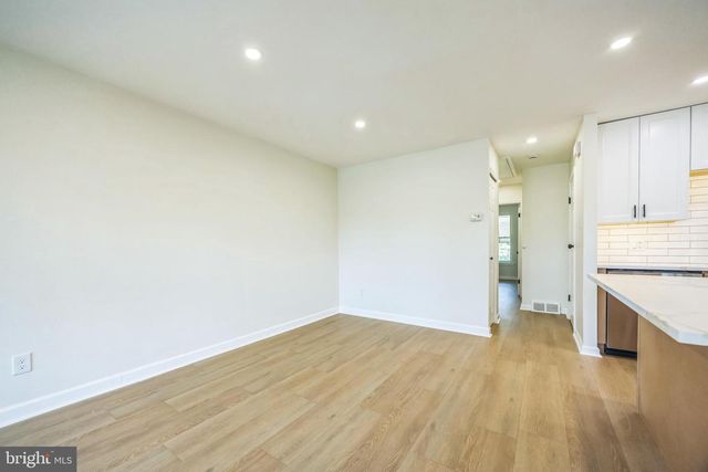 4221 CHALFONT PL, Philadelphia, PA 19154