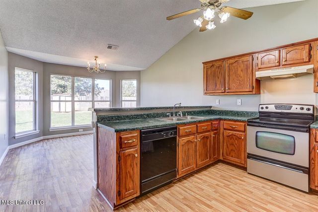 6643 Timber Point Circle, Horn Lake, MS 38637