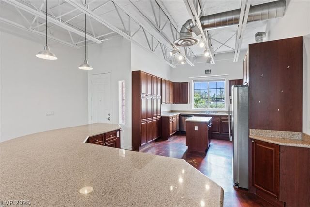 5603 Deer Creek Falls Court, Las Vegas, NV 89118