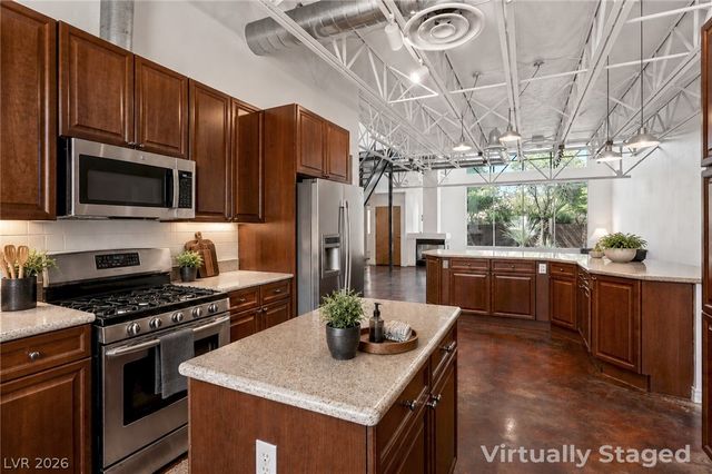5603 Deer Creek Falls Court, Las Vegas, NV 89118