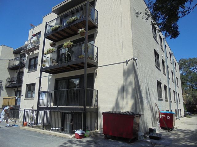 1711 W Jarvis Avenue 102, Chicago, IL 60626