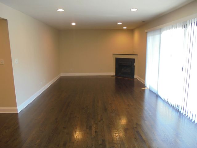 1711 W Jarvis Avenue 102, Chicago, IL 60626