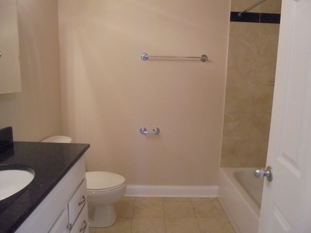 1711 W Jarvis Avenue 102, Chicago, IL 60626