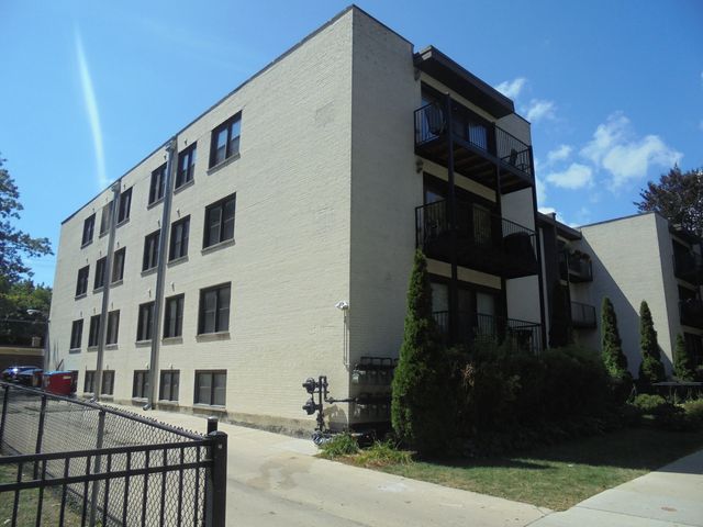 1711 W Jarvis Avenue 102, Chicago, IL 60626