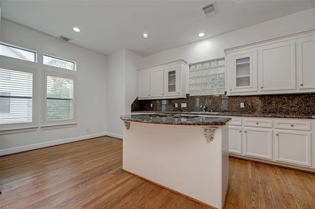 5410 Rose Street, Houston, TX 77007