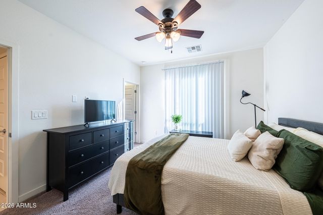 2750 S VOYAGER Drive 101, Gilbert, AZ 85295